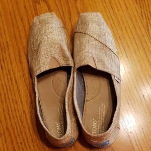 Tom's slip on shoe